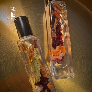 天然魔法草藥能量精油 · 水晶碎片浸泡 · 蜜蠟封存